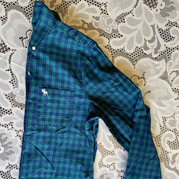Abercrombie & Fitch Bottom Down Long Sleeve Shirt - Picture 2 of 5